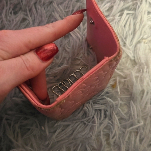 Chanel Camilla Pink With Silver Hardware 6 Ring Key Holder (EUC)(RARE)(16628028) - Picture 8 of 11